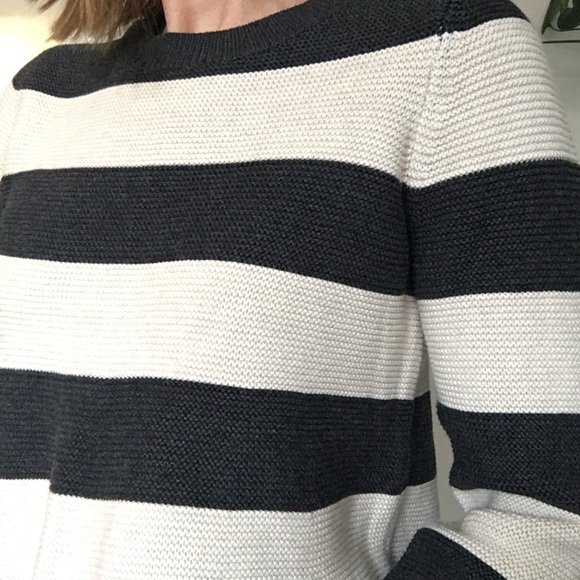 NWT LOFT Colorblock Balloon Sleeve Swing Shape Pullover Sweater, size Medium 🖤 - Picture 6 of 14